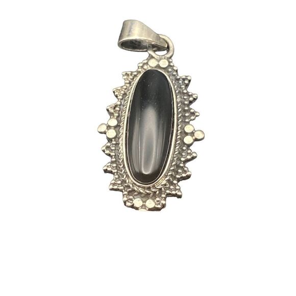 Onyx and sterling silver pendant oval elongated with rope dotted detail - Picture 4 of 8